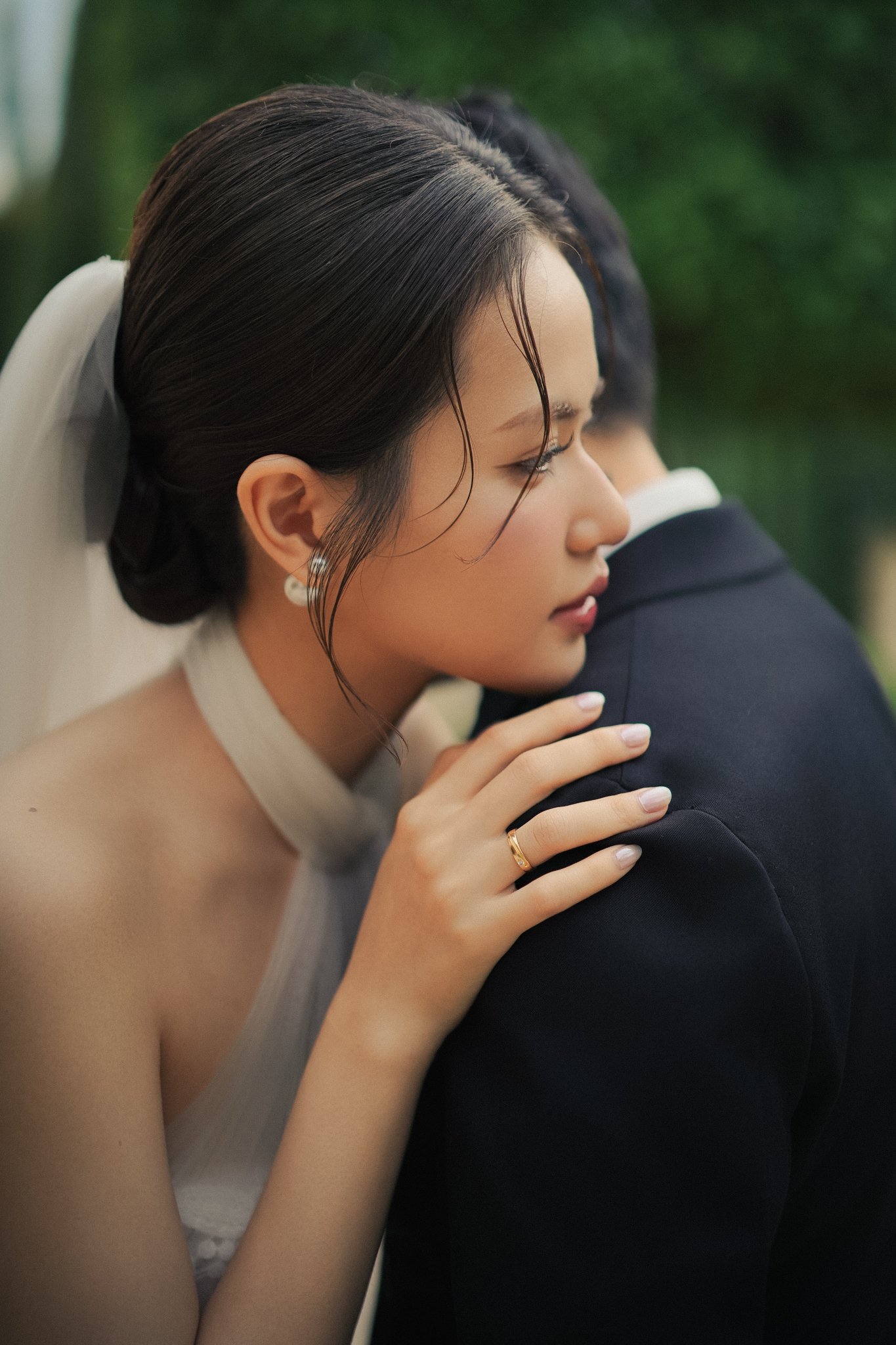 Pre-wedding by a garden pond — Pre-wedding, photo 1, Khuất Quang Huy