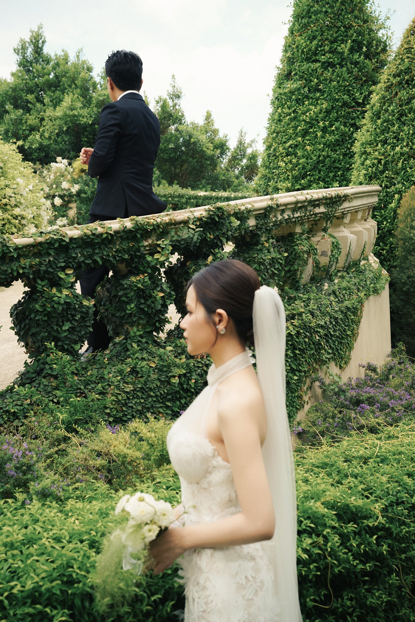 Pre-wedding by a garden pond — Pre-wedding, photo 3, Khuất Quang Huy