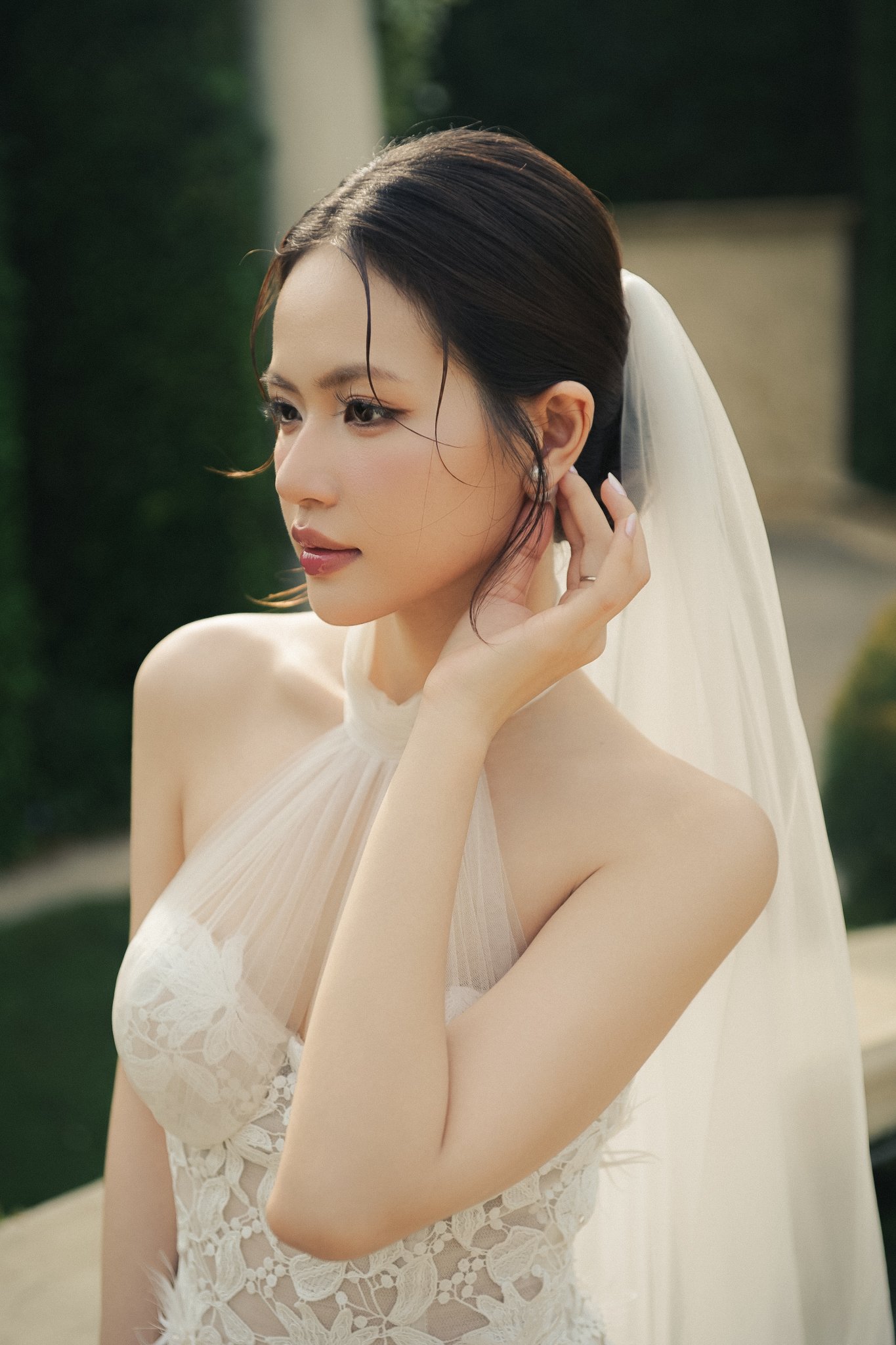 Pre-wedding by a garden pond — Pre-wedding, photo 5, Khuất Quang Huy