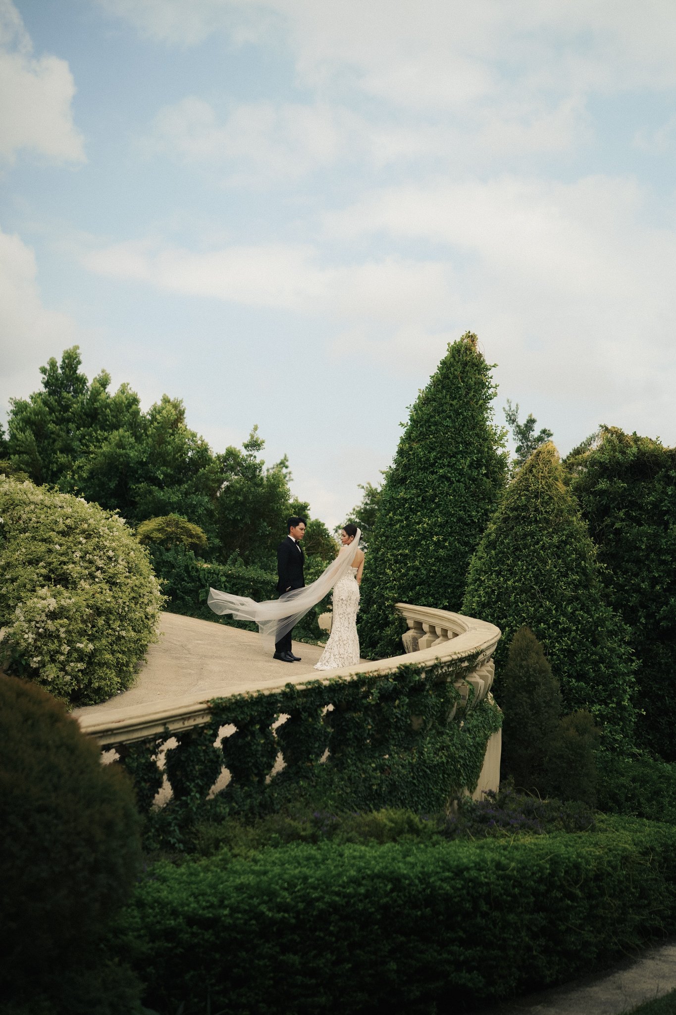 Pre-wedding by a garden pond — Pre-wedding, photo 10, Khuất Quang Huy