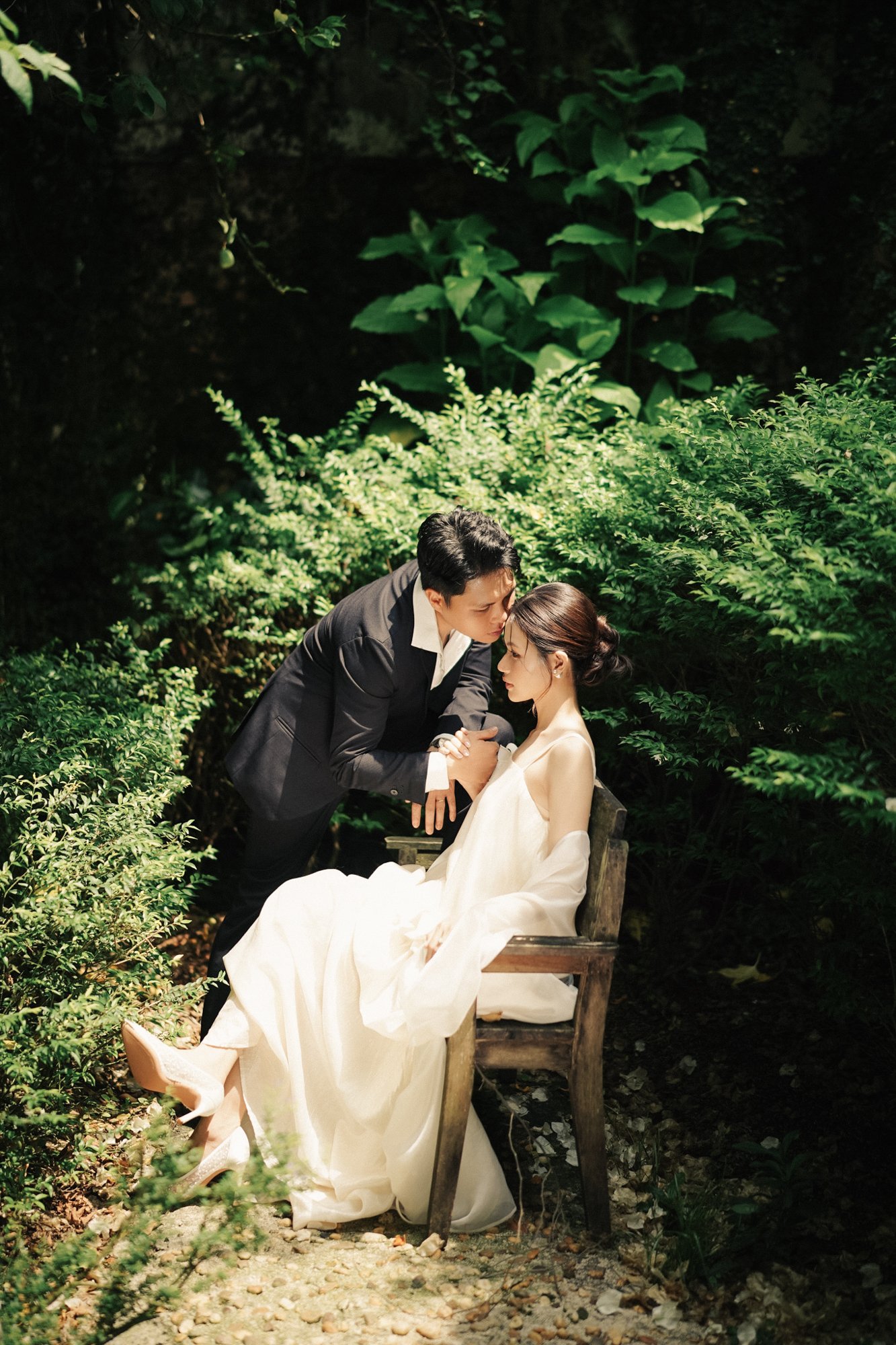 Pre-wedding by a garden pond — Pre-wedding, photo 20, Khuất Quang Huy