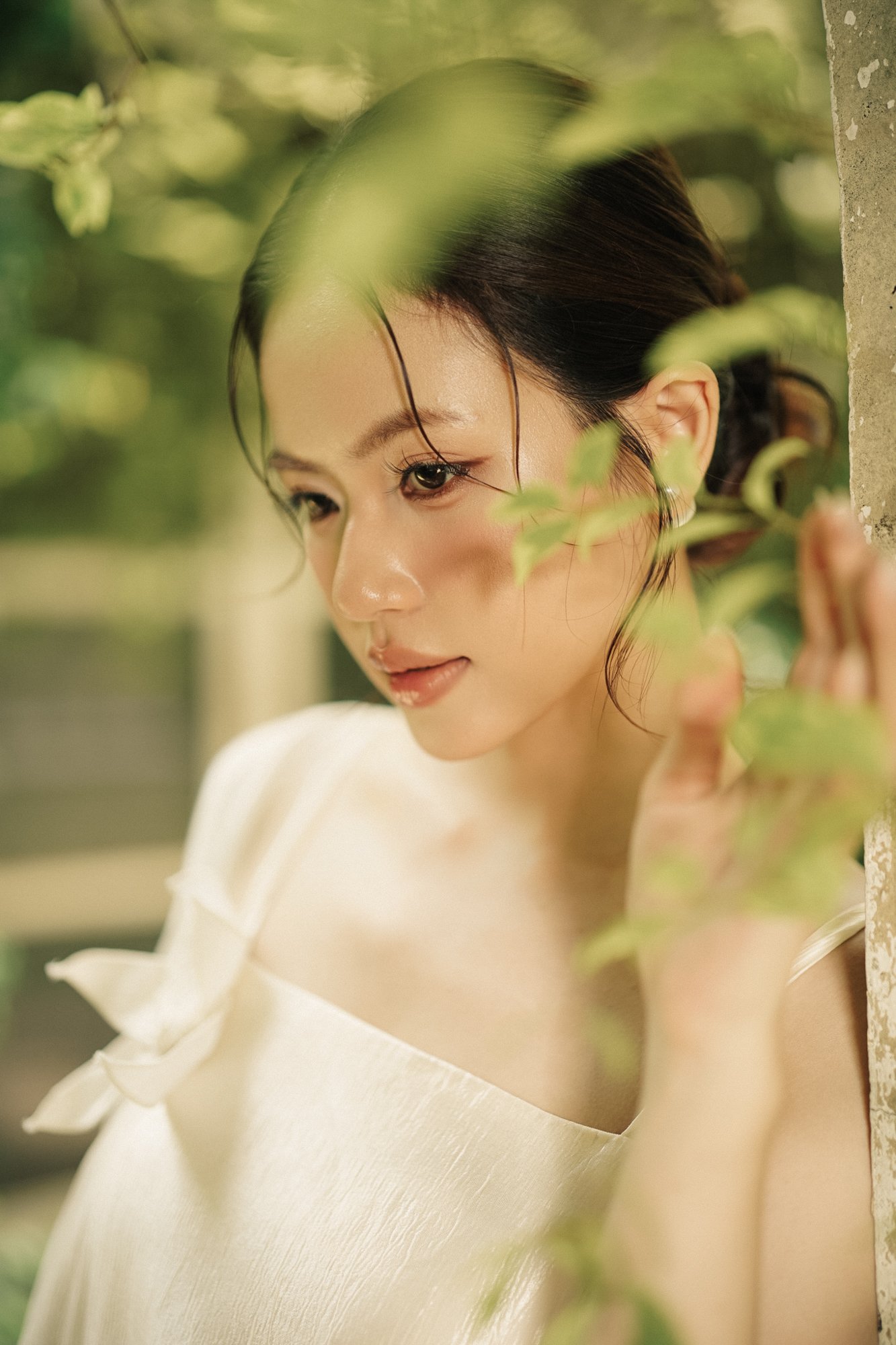 Pre-wedding by a garden pond — Pre-wedding, photo 26, Khuất Quang Huy