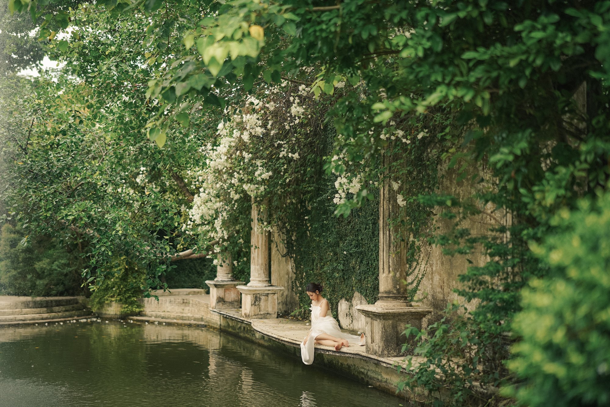 Pre-wedding by a garden pond — Pre-wedding, photo 36, Khuất Quang Huy