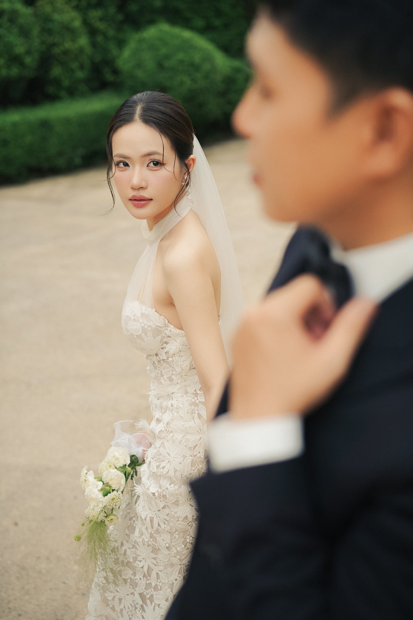 Pre-wedding by a garden pond — Pre-wedding, photo 2, Khuất Quang Huy