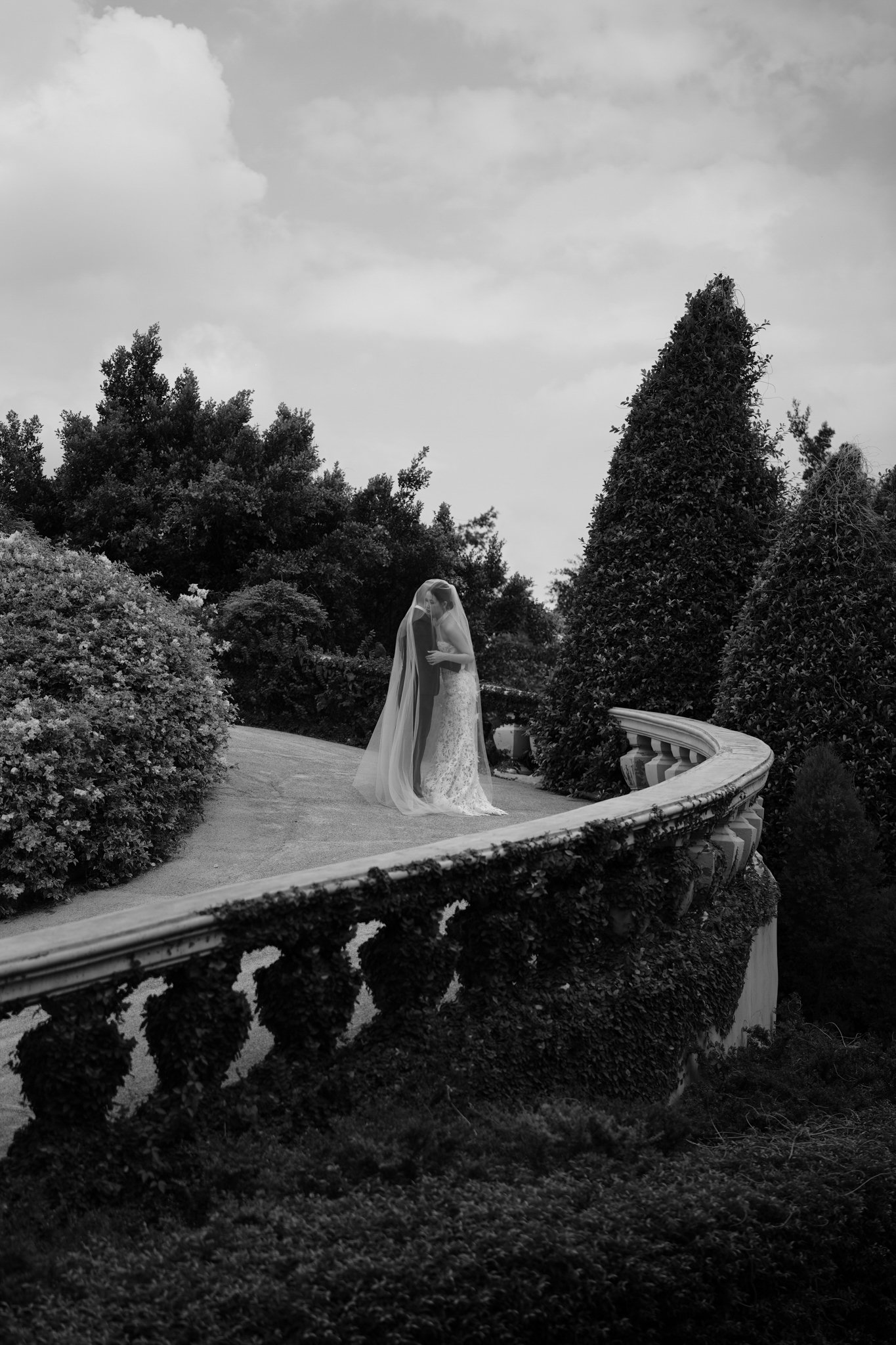 Pre-wedding by a garden pond — Pre-wedding, photo 11, Khuất Quang Huy