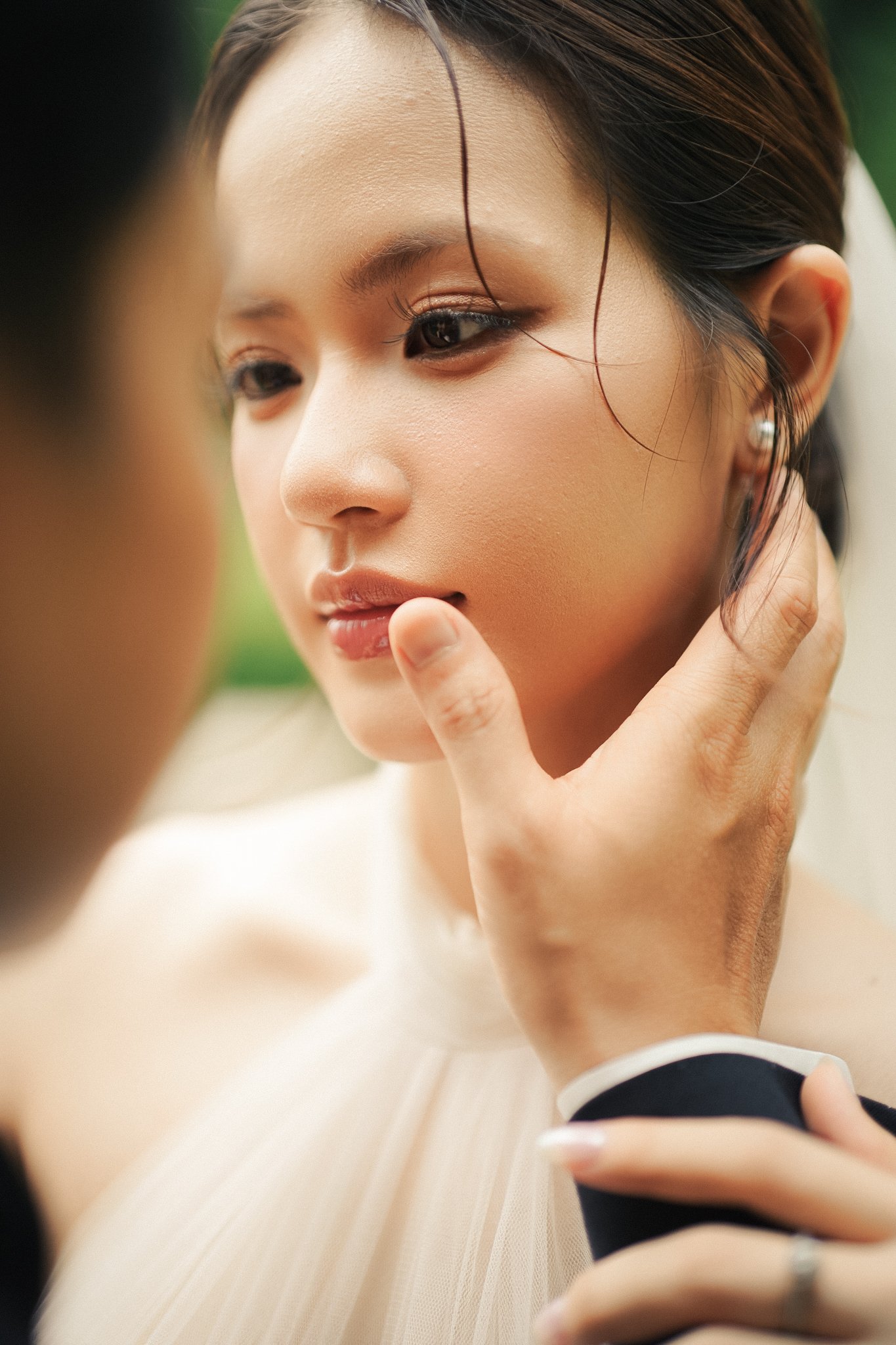 Pre-wedding by a garden pond — Pre-wedding, photo 16, Khuất Quang Huy