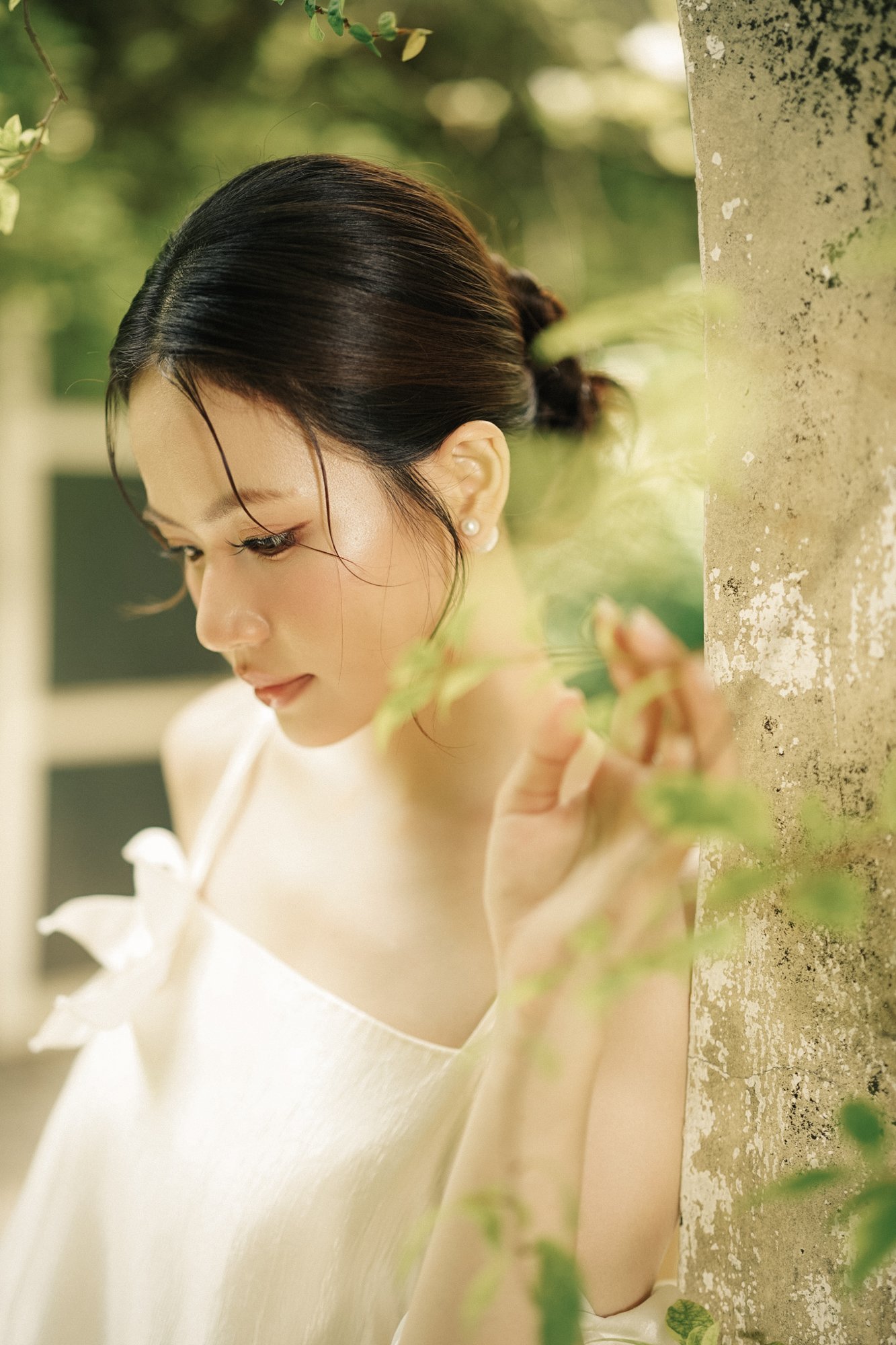 Pre-wedding by a garden pond — Pre-wedding, photo 27, Khuất Quang Huy