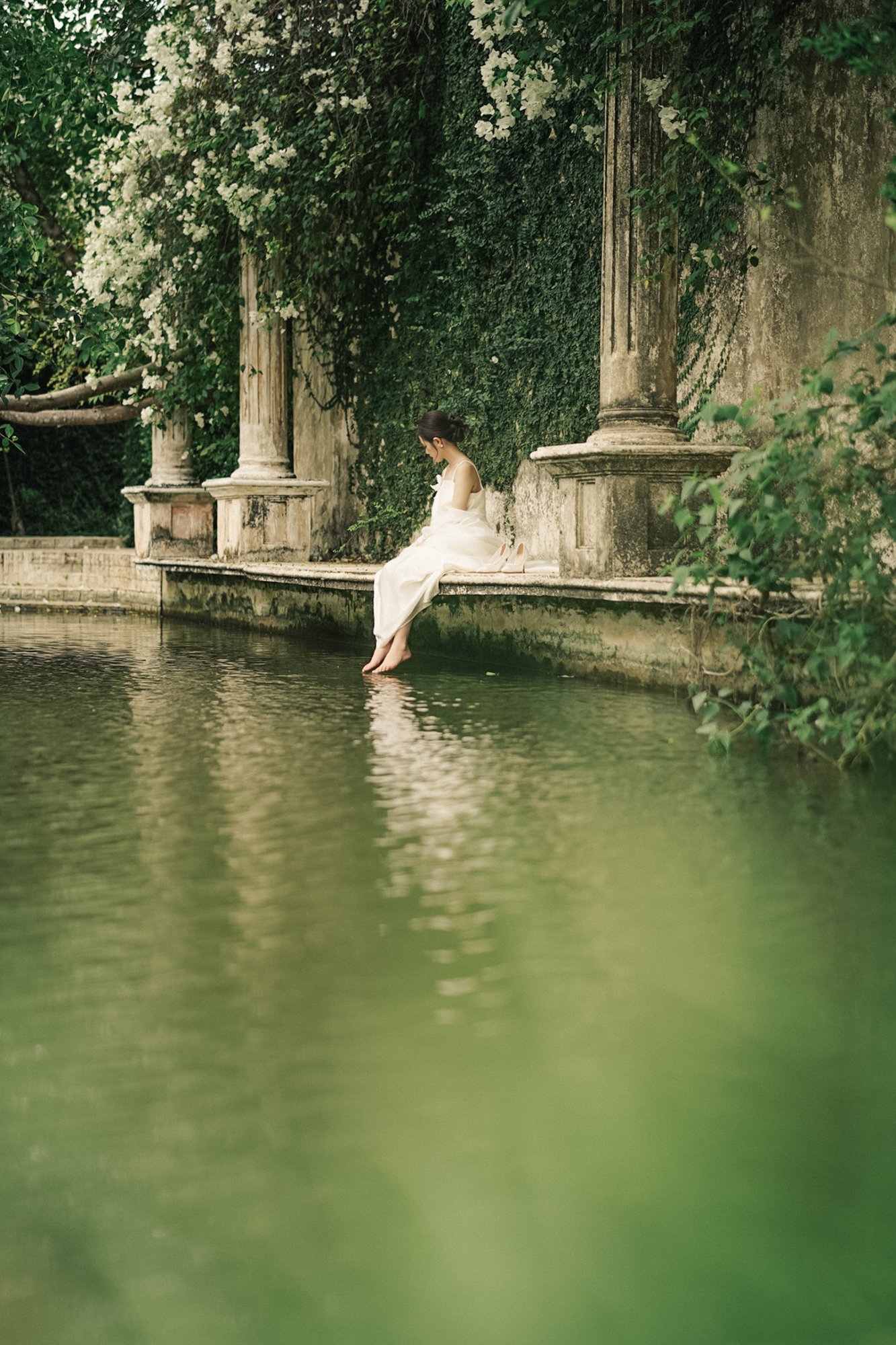 Pre-wedding by a garden pond — Pre-wedding, photo 35, Khuất Quang Huy