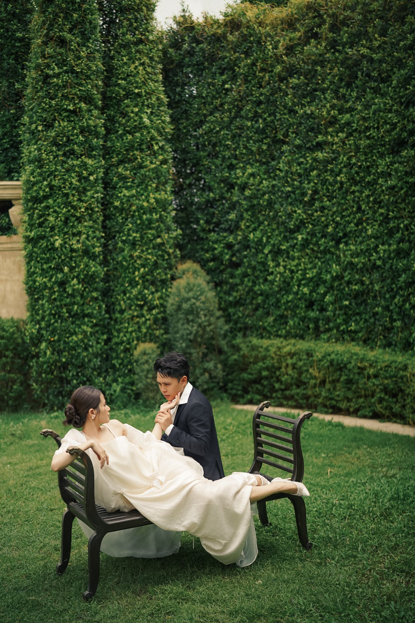 Pre-wedding by a garden pond — Pre-wedding, photo 37, Khuất Quang Huy